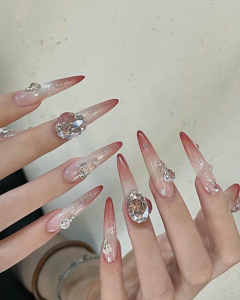 mẫu nail cô dâu from nhọn đính đá