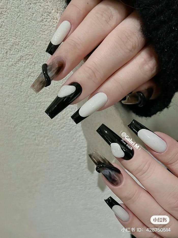 mẫu nail đen trắng cá tính