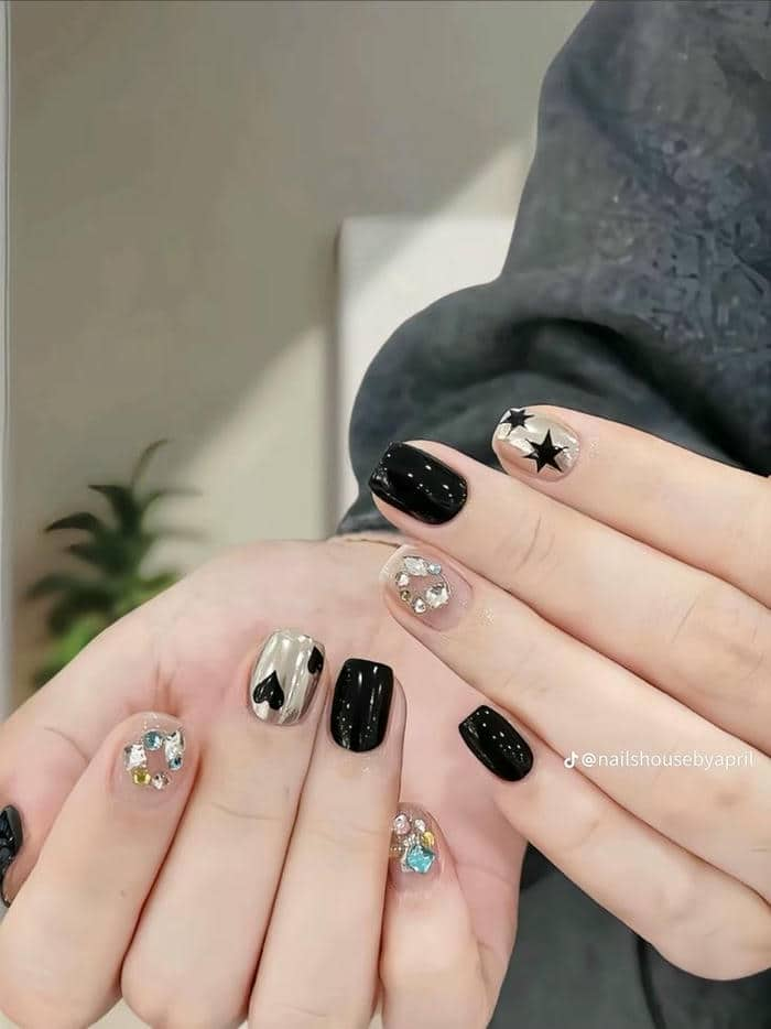 mẫu nail đen