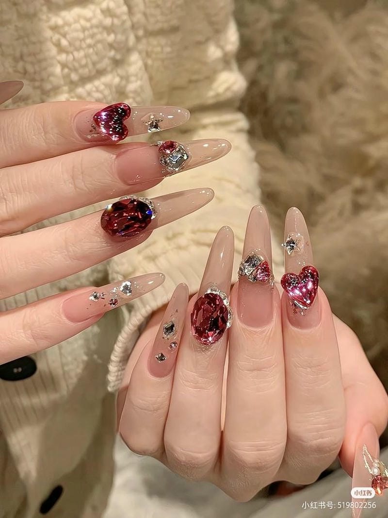 mẫu nail đỏ xinh xắn cho cô dâu