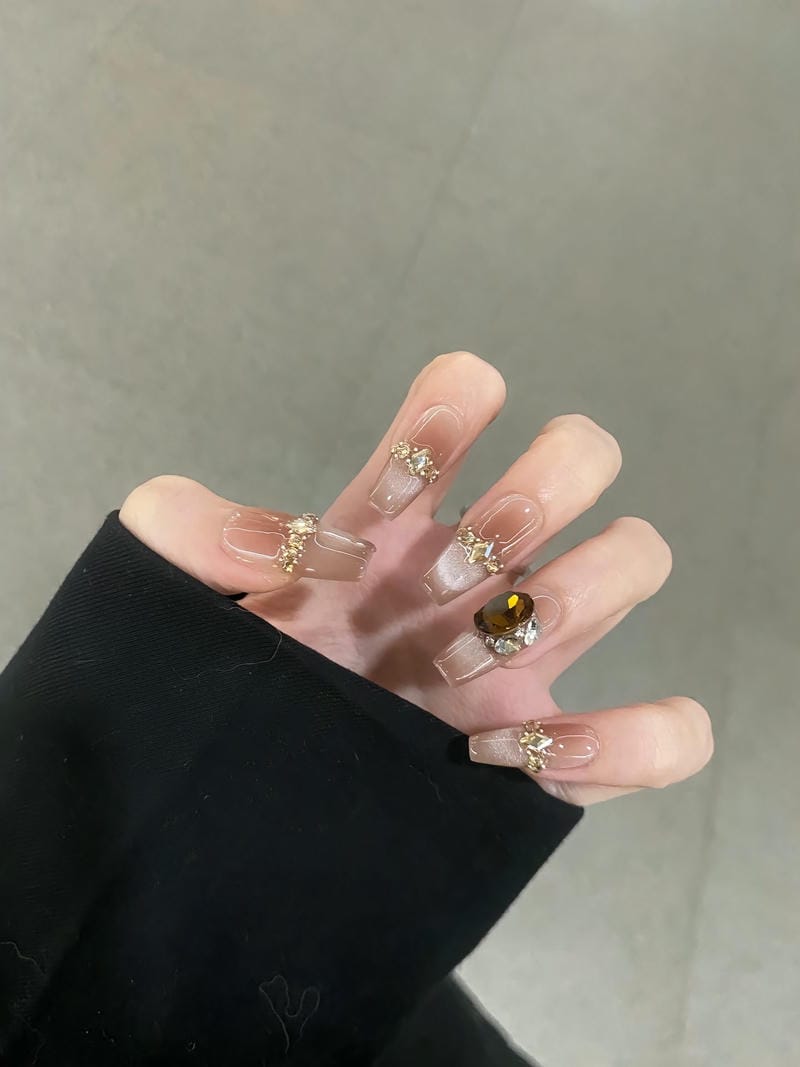 mẫu nail mắt mèo kim cương trắng