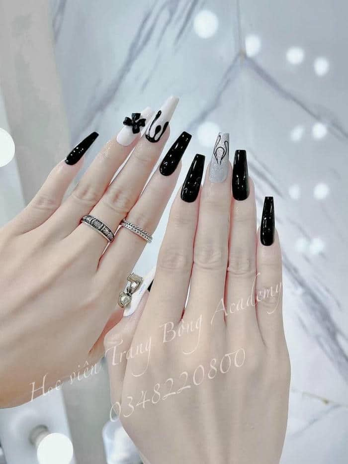 mẫu nail màu đen trắng