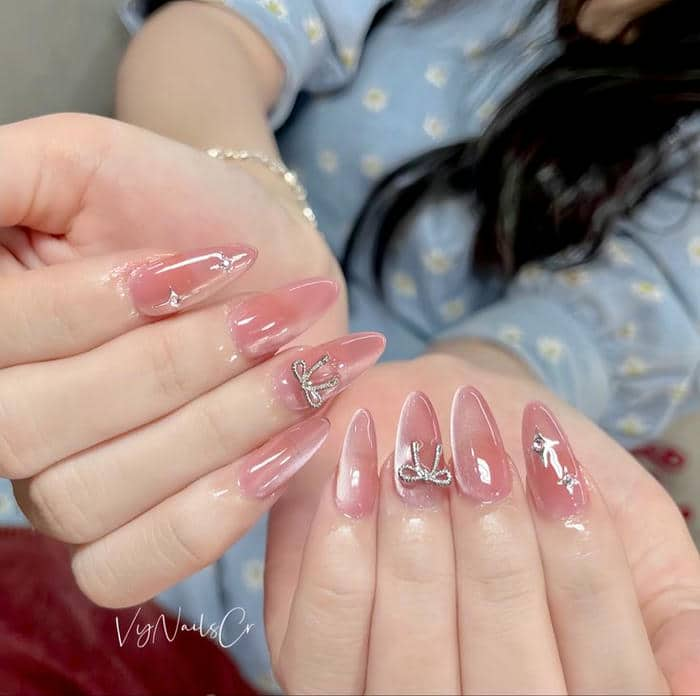 mẫu nail móng nhọn đơn giản