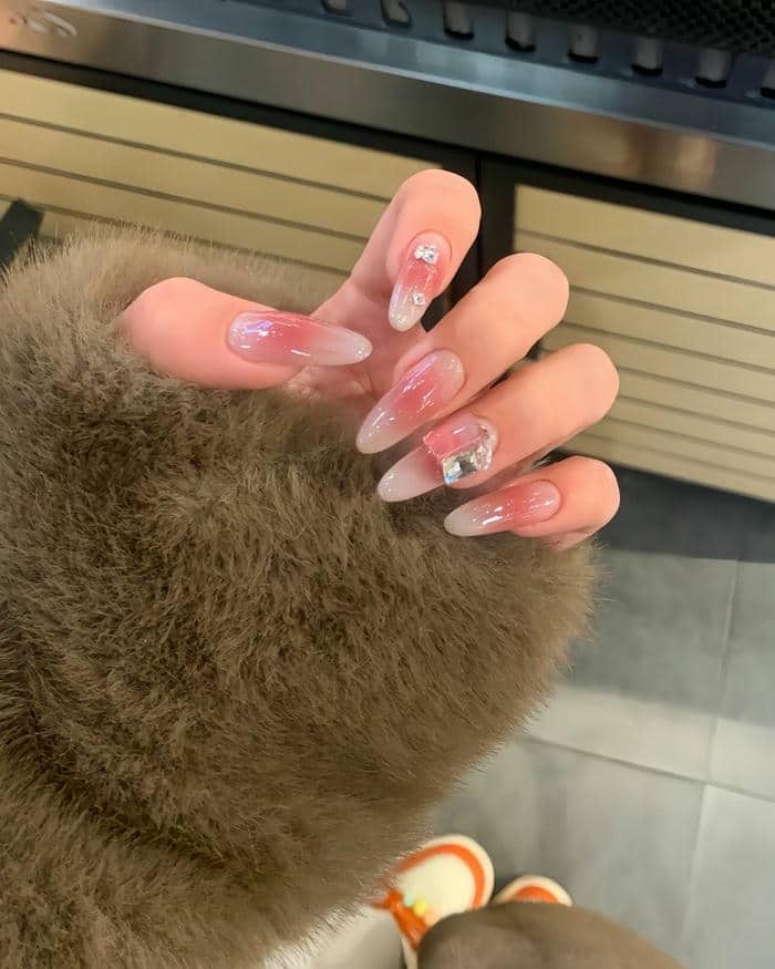 mẫu nail ombre đính đá