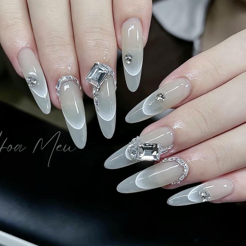 mẫu nail sơn thạch đính đá