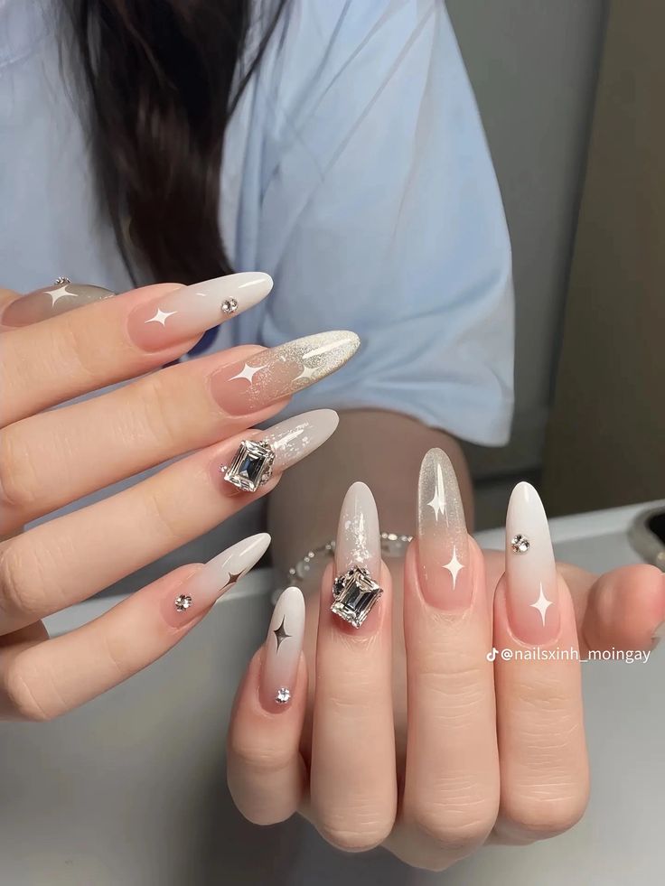 mẫu nail thạch cam đính đá cho cô dâu