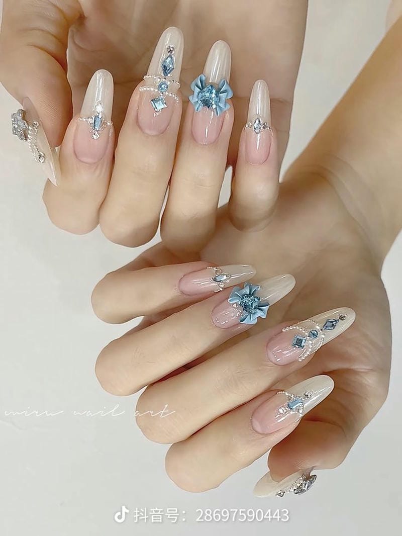 mẫu nail thạch đính nơ nổi bật