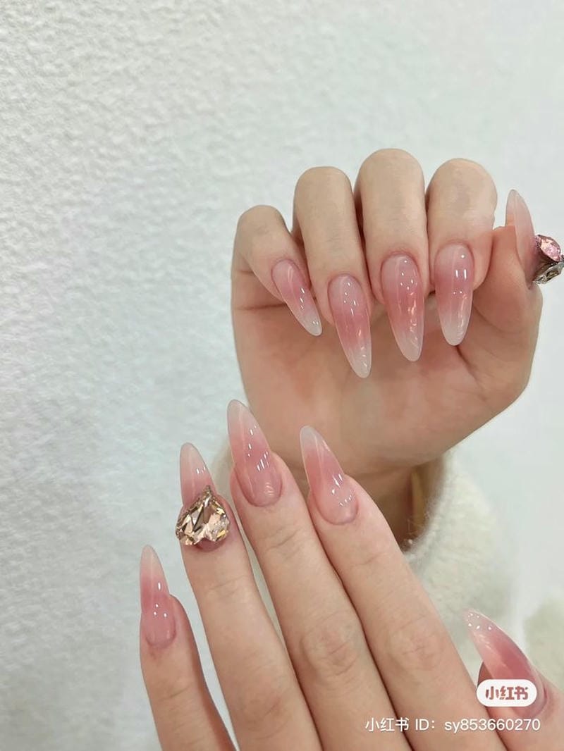 mẫu nail thạch hồng ombre lòng móng