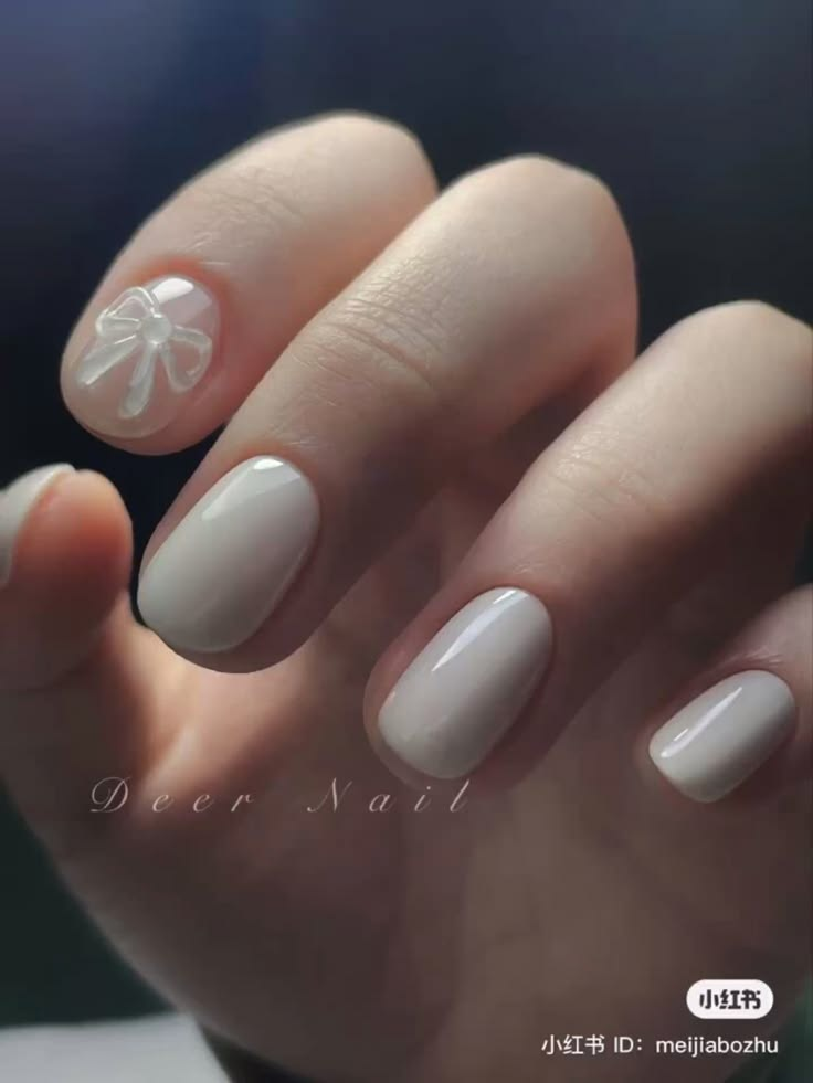 mẫu nail trắng đơn giản