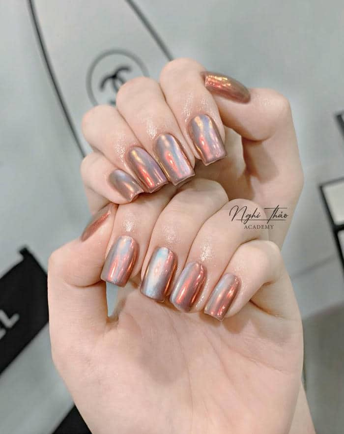 mẫu nail tráng gương cực quang đơn giản