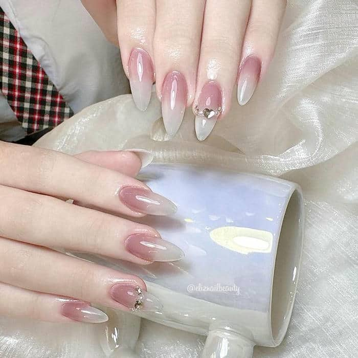 mẫu nail trắng hồng