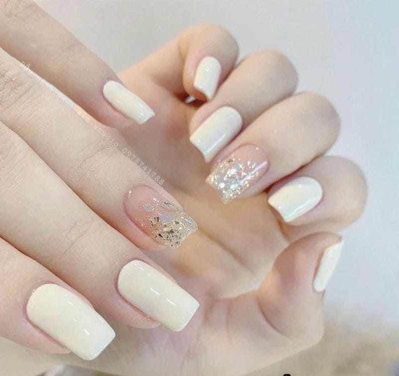 mẫu nail trắng móng vuông ngắn