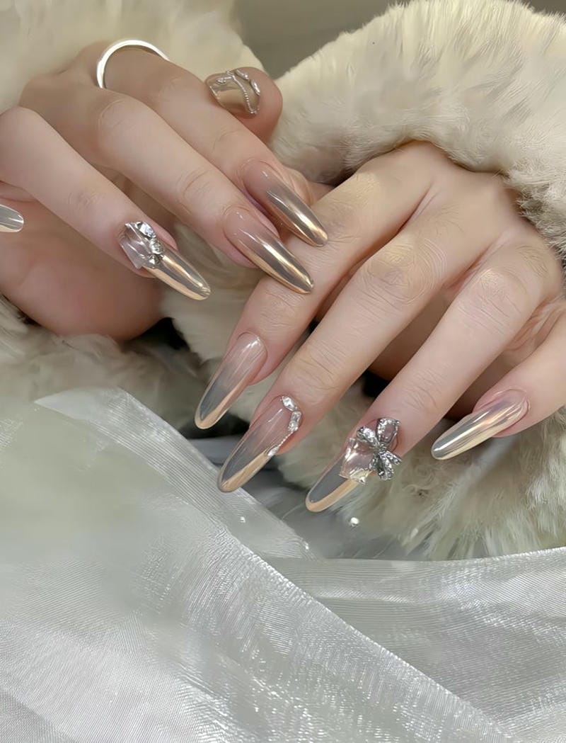 nail cô dâu ombre kết hợp đính đá