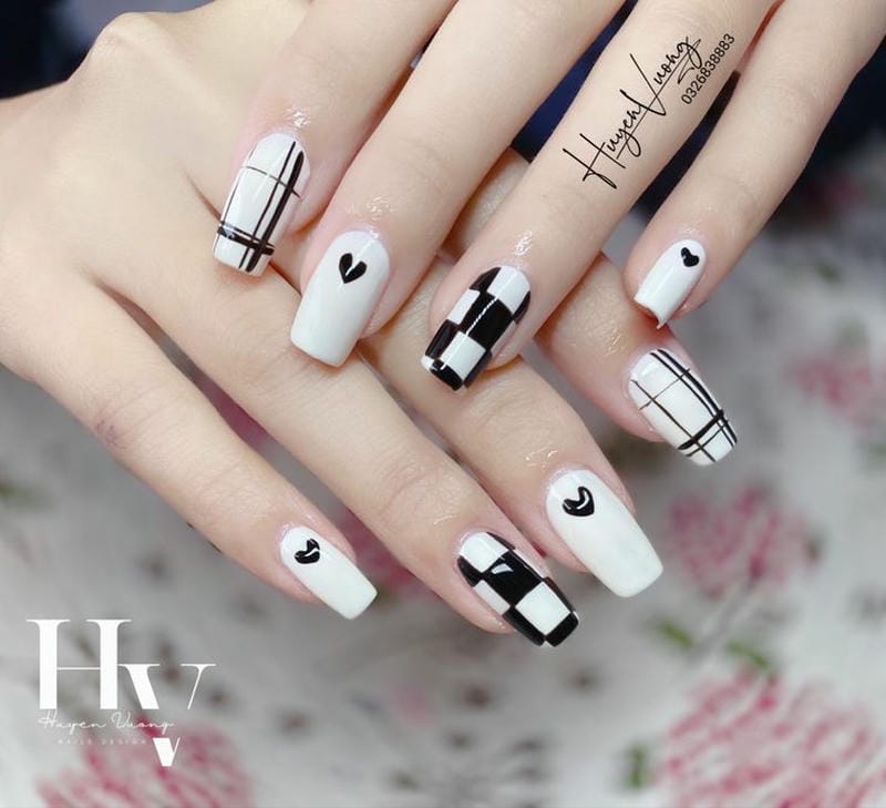 nail đen trắng kẻ caro