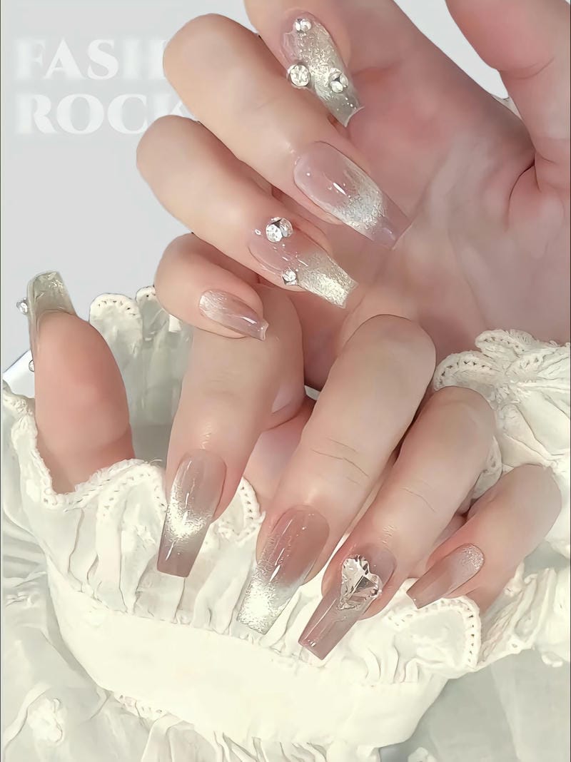 nail mắt mèo bạc đính đá sang chảnh