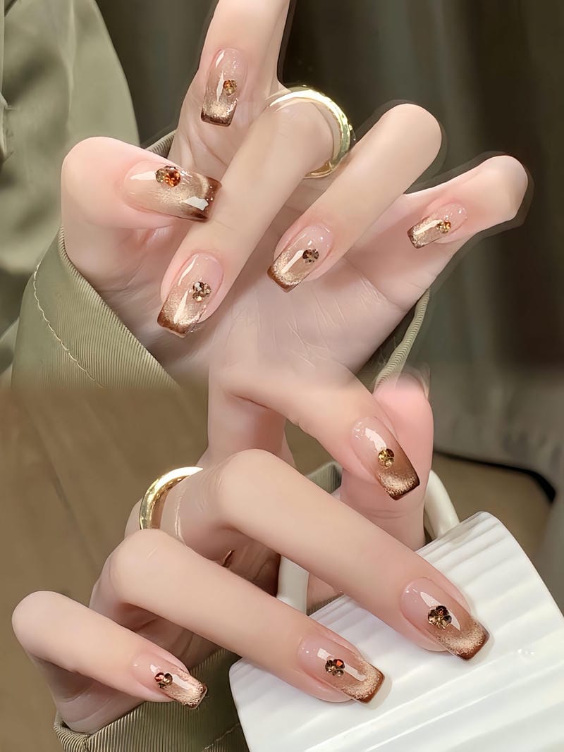 nail mắt mèo french đầu móng