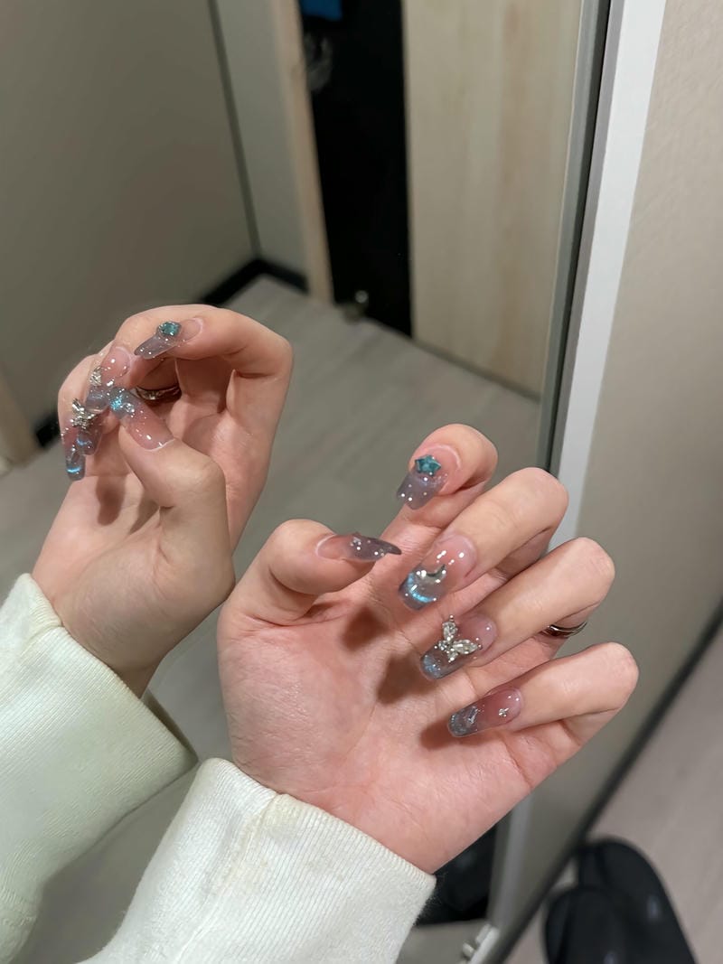 nail mắt mèo xanh dương đính đá