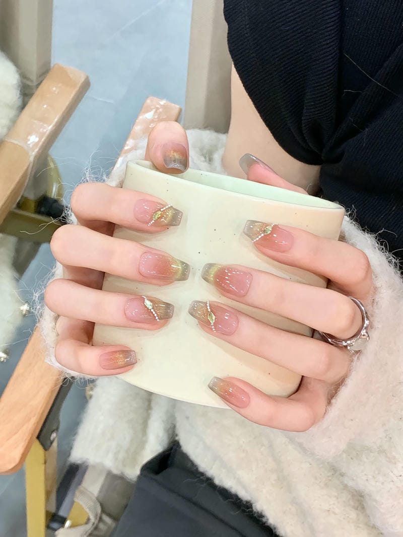 nail mắt mèo xanh than đính đá