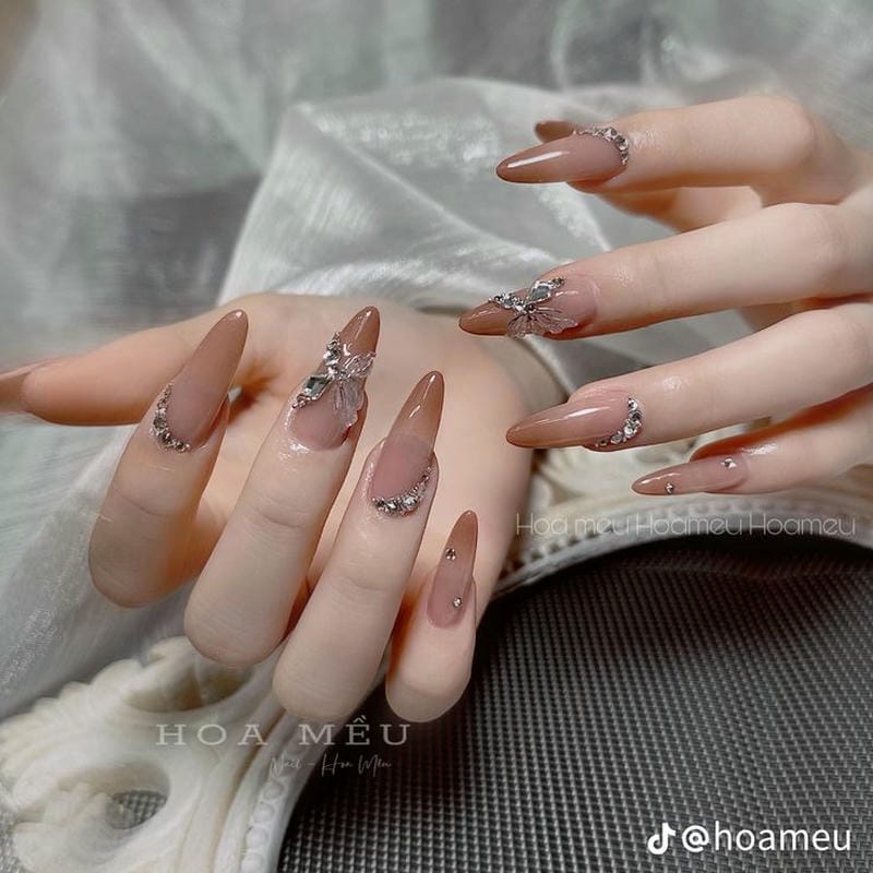 nail màu hồng thạch vẽ