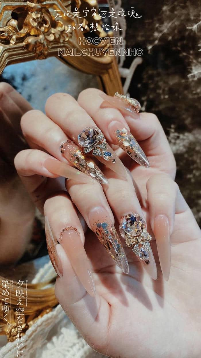 nail nhọn dài đính đá