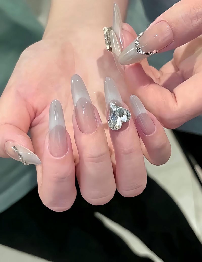 nail tết form tròn đính đá