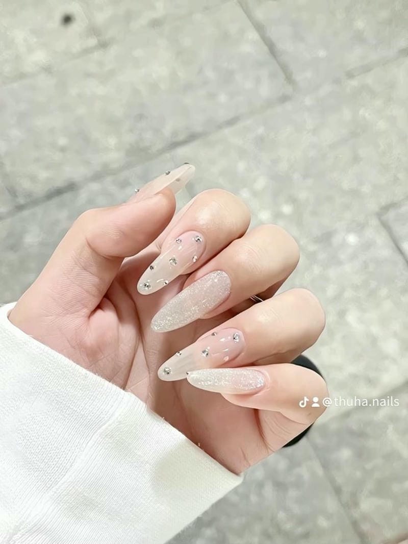 nail thạch trắng nước gạo