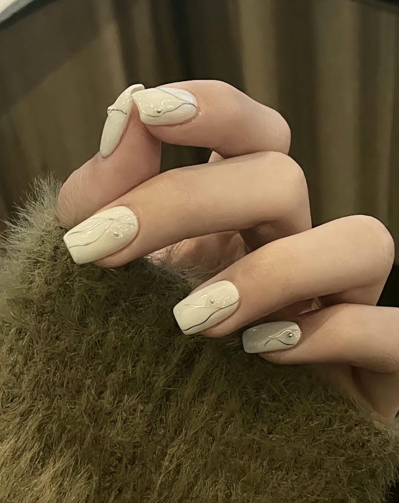 nail trắng đục đơn giản