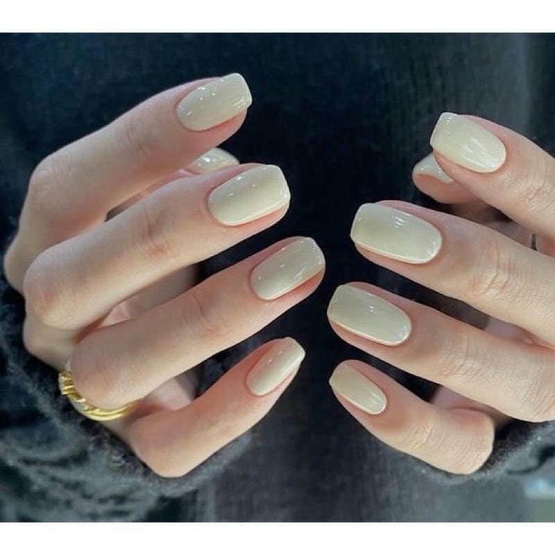 nail trắng trơn đơn giản