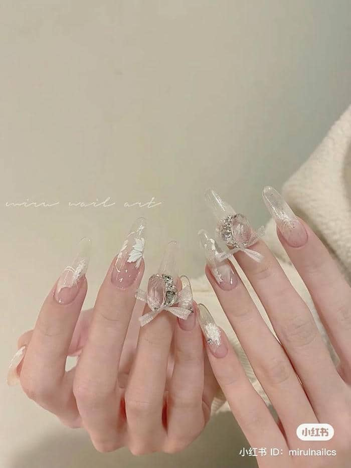 nail tròn nhọn đính đá sang chảnh