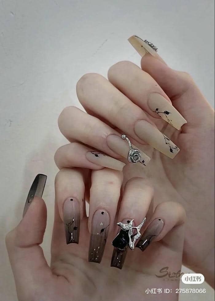 những mẫu nail màu đen đẹp nhất